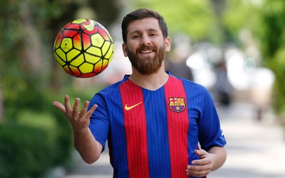 大象体育热评-加布里埃尔训练中完成倒钩