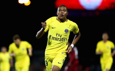 大象体育快讯-泰特凌空抽射偏出毫厘